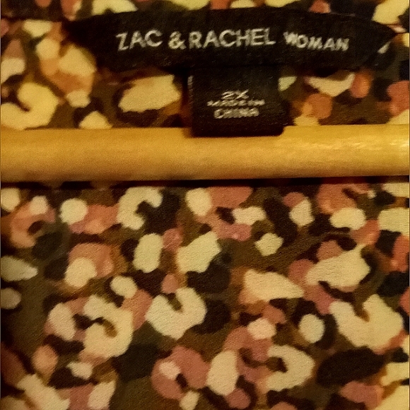 A Zac & Rachel 2X Women's long sleeve blouse multi-colored fall colors. - Picture 2 of 3